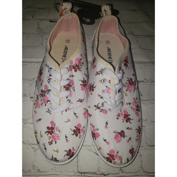 Nwt Ardene Size 7 Yoga Mat Flat Lace Up Canvas Shoes Women's White Floral - Picture 1 of 6